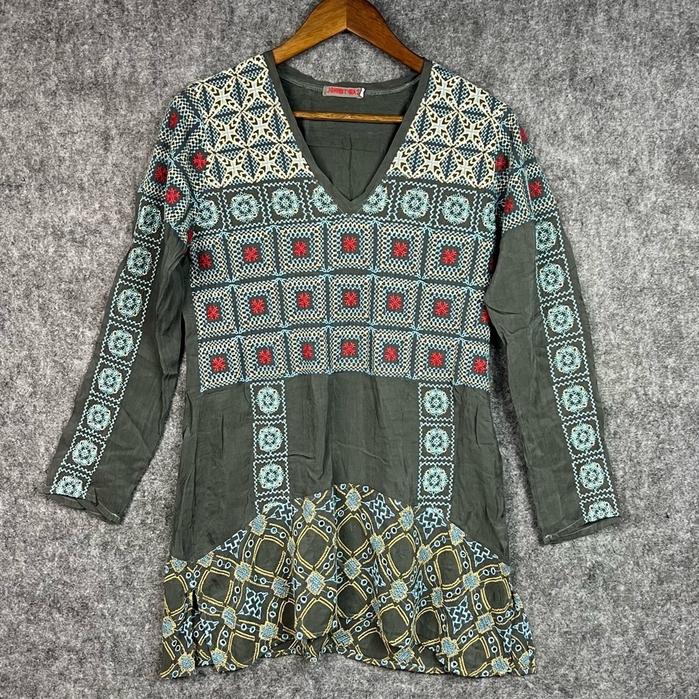 Johnny Was Embroidered V Neck Crinkle Cupro Rayon Tunic Top Blouse Size XS